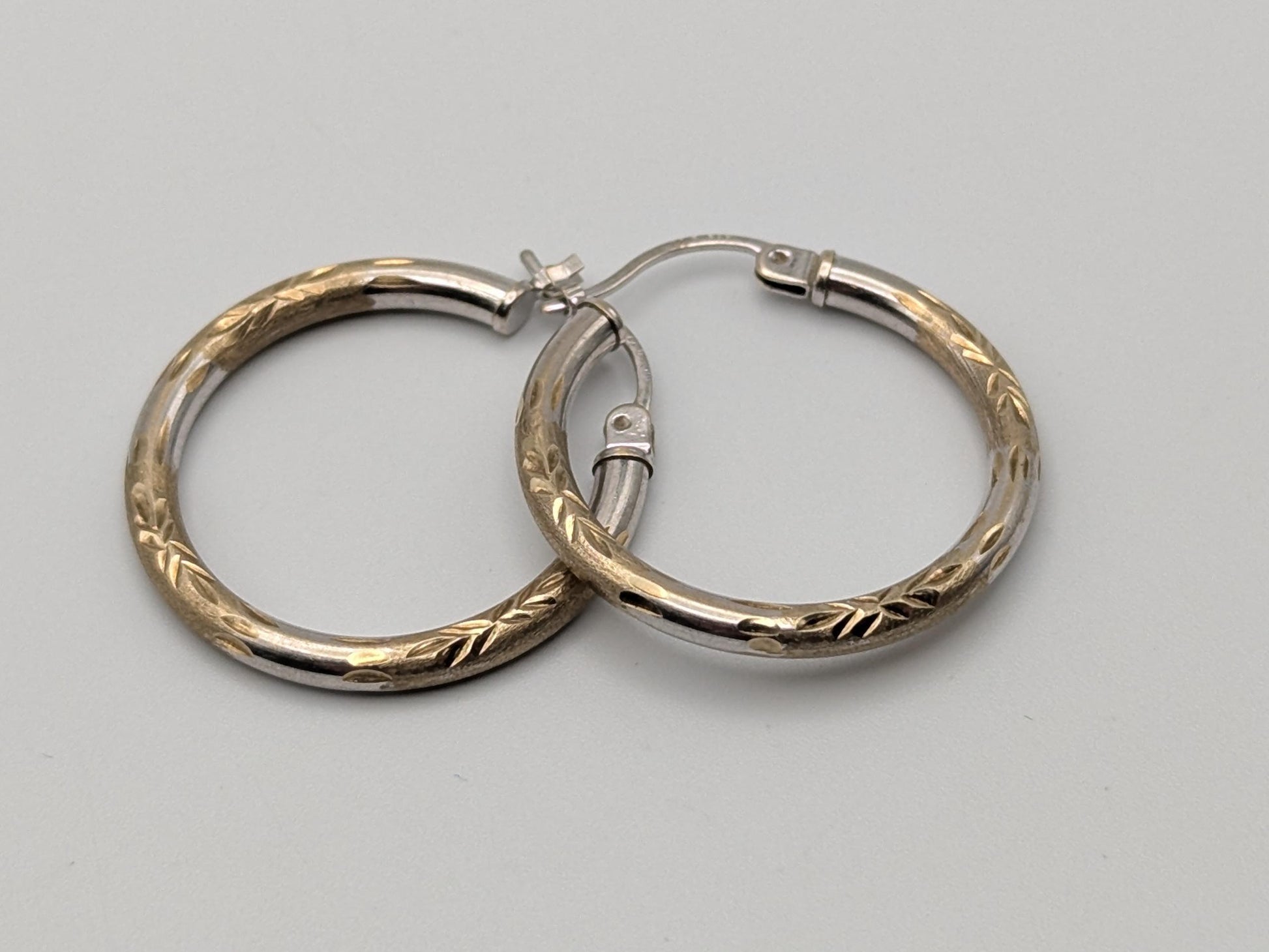 14k Large Vintage Gold Classic Etched Textured Hoop Earrings Gold Hoops Hinged