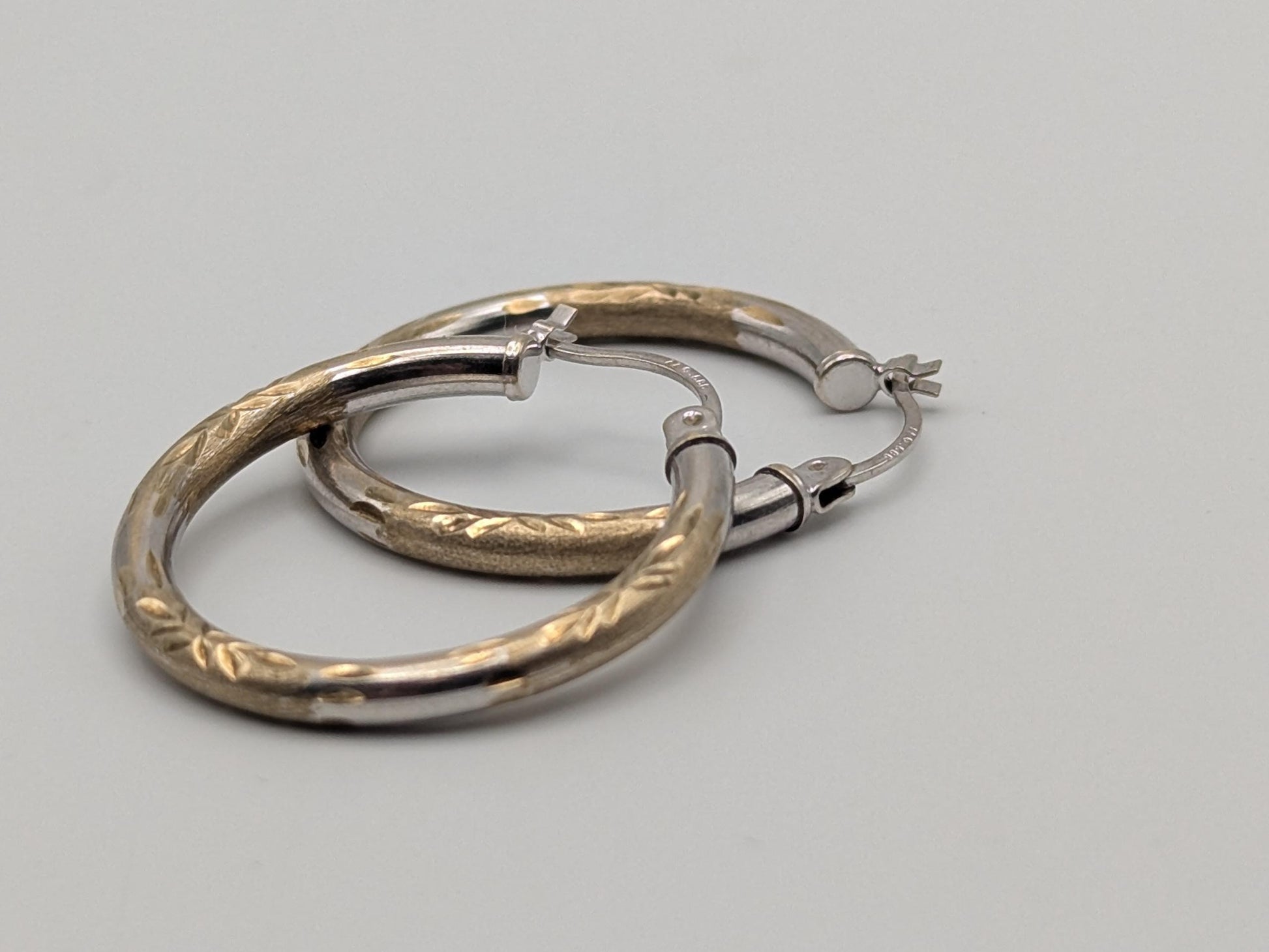 14k Large Vintage Gold Classic Etched Textured Hoop Earrings Gold Hoops Hinged