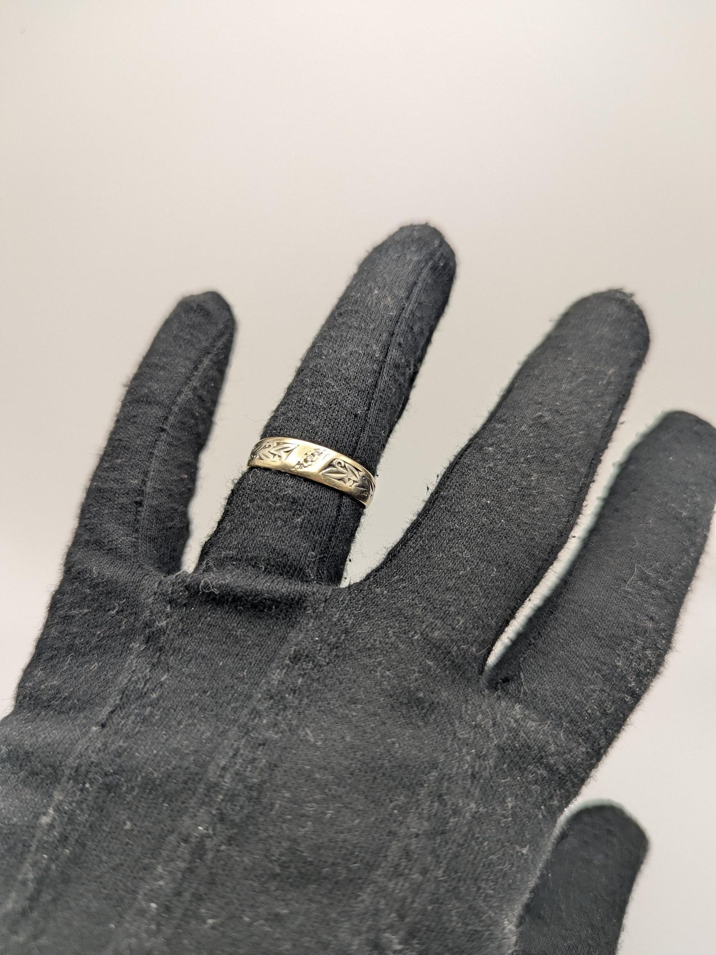 14k Vintage Two-Tone Diamond Engraved Ring Wedding Band Anniversary Ring