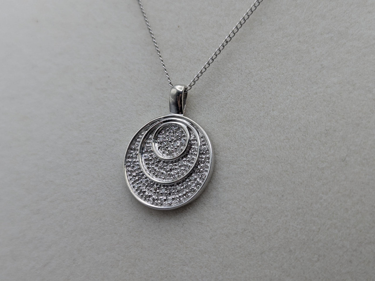 14k White Gold .33ctw Diamond Endless Circle Love Infinity Eternity Necklace