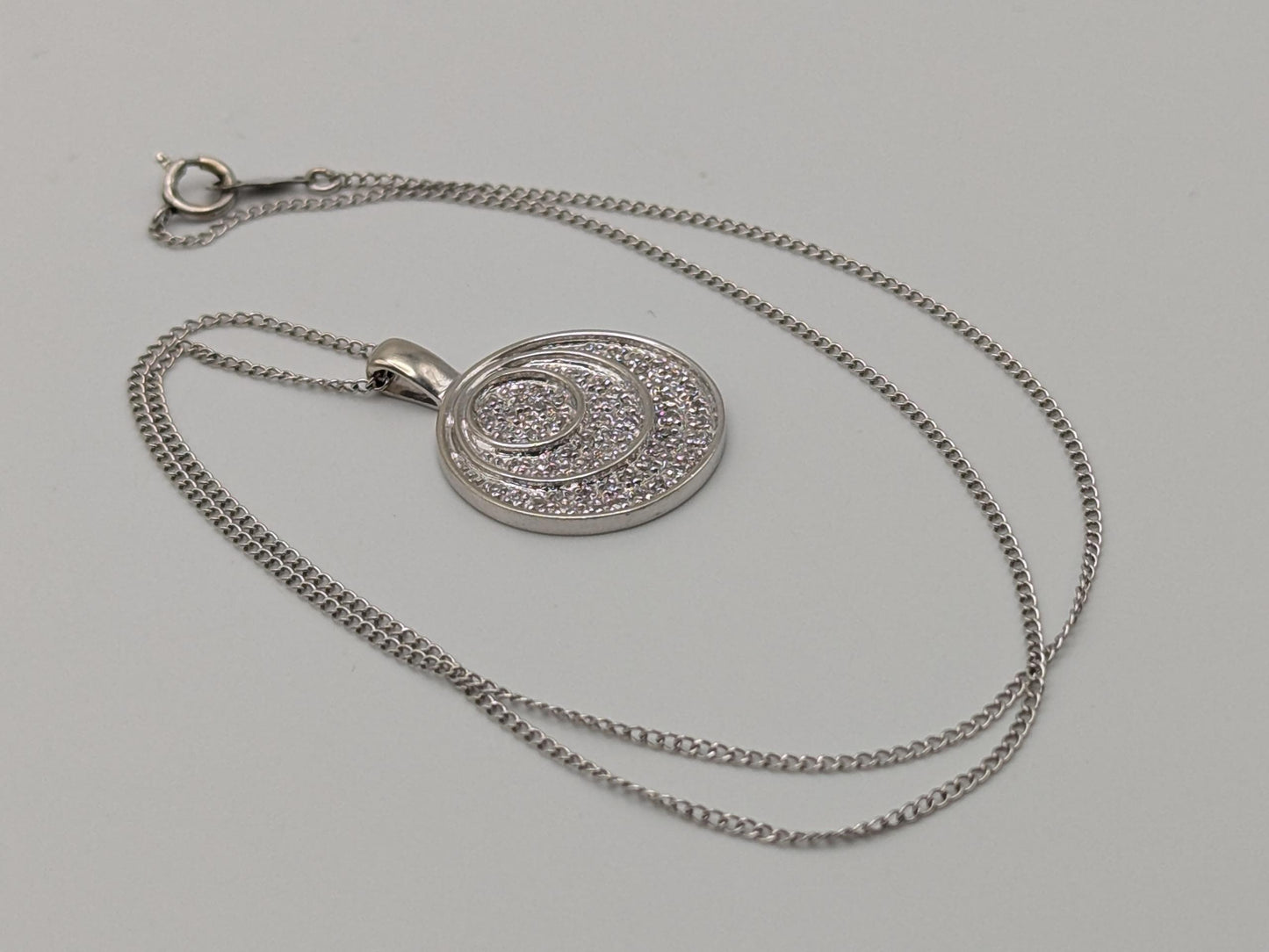 14k White Gold .33ctw Diamond Endless Circle Love Infinity Eternity Necklace