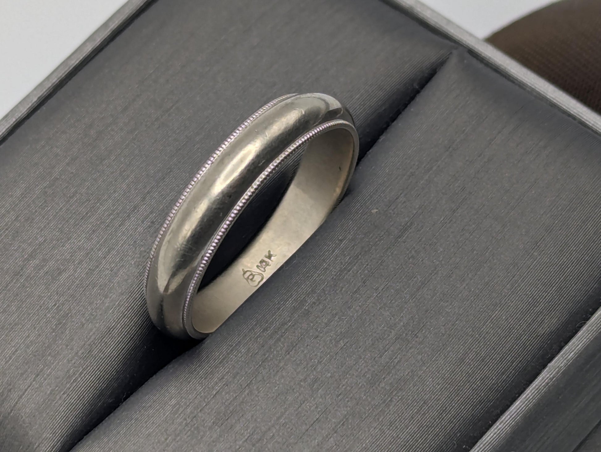 14k White Gold Mens with Milgrain Edge Wedding Band Anniversary Ring Comfort