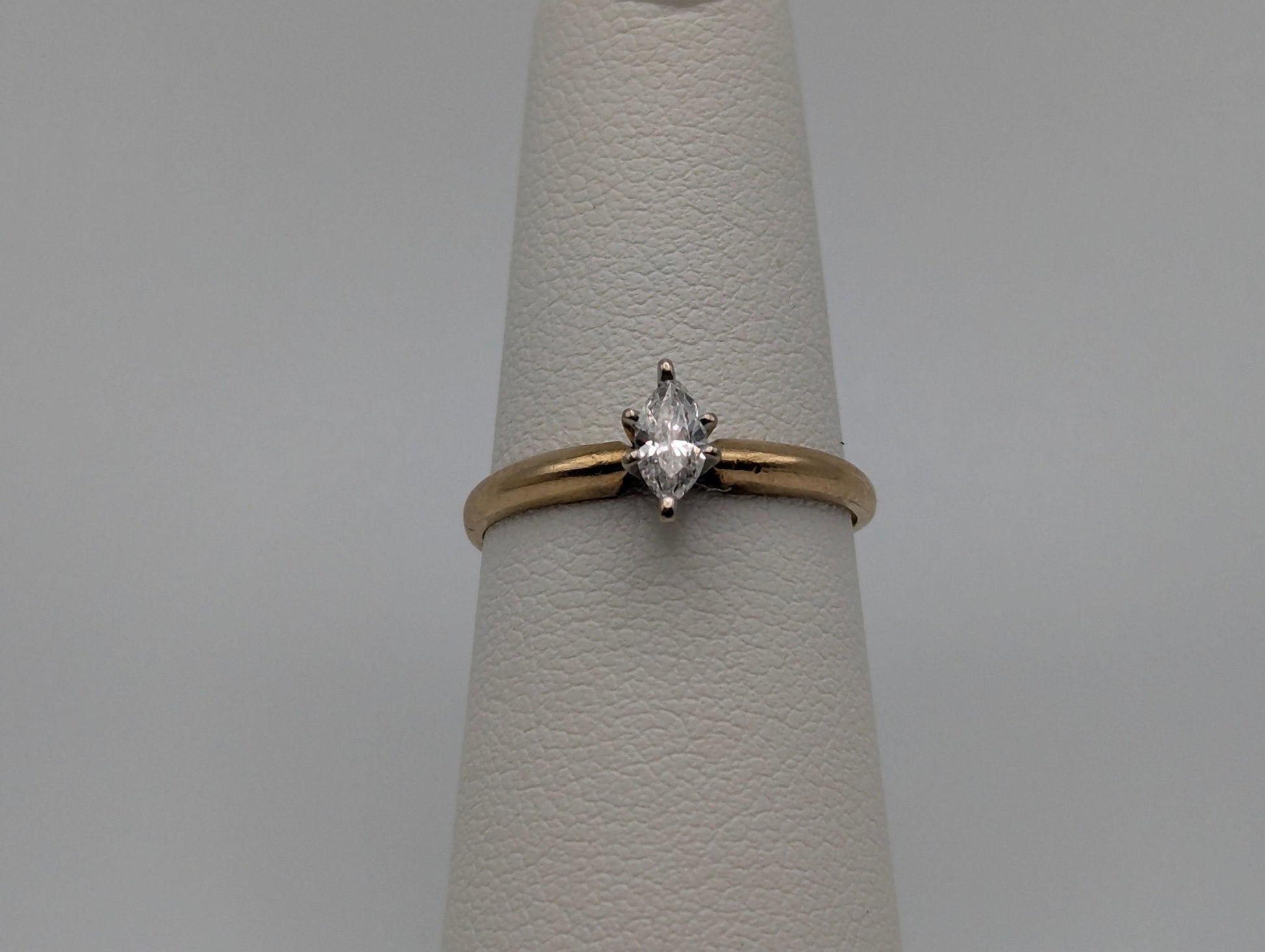 14k Yellow Gold .18ct Diamond Marquise Solitaire Wedding Promise Engagement Ring