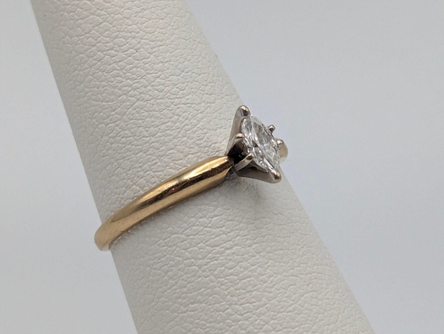 14k Yellow Gold .18ct Diamond Marquise Solitaire Wedding Promise Engagement Ring