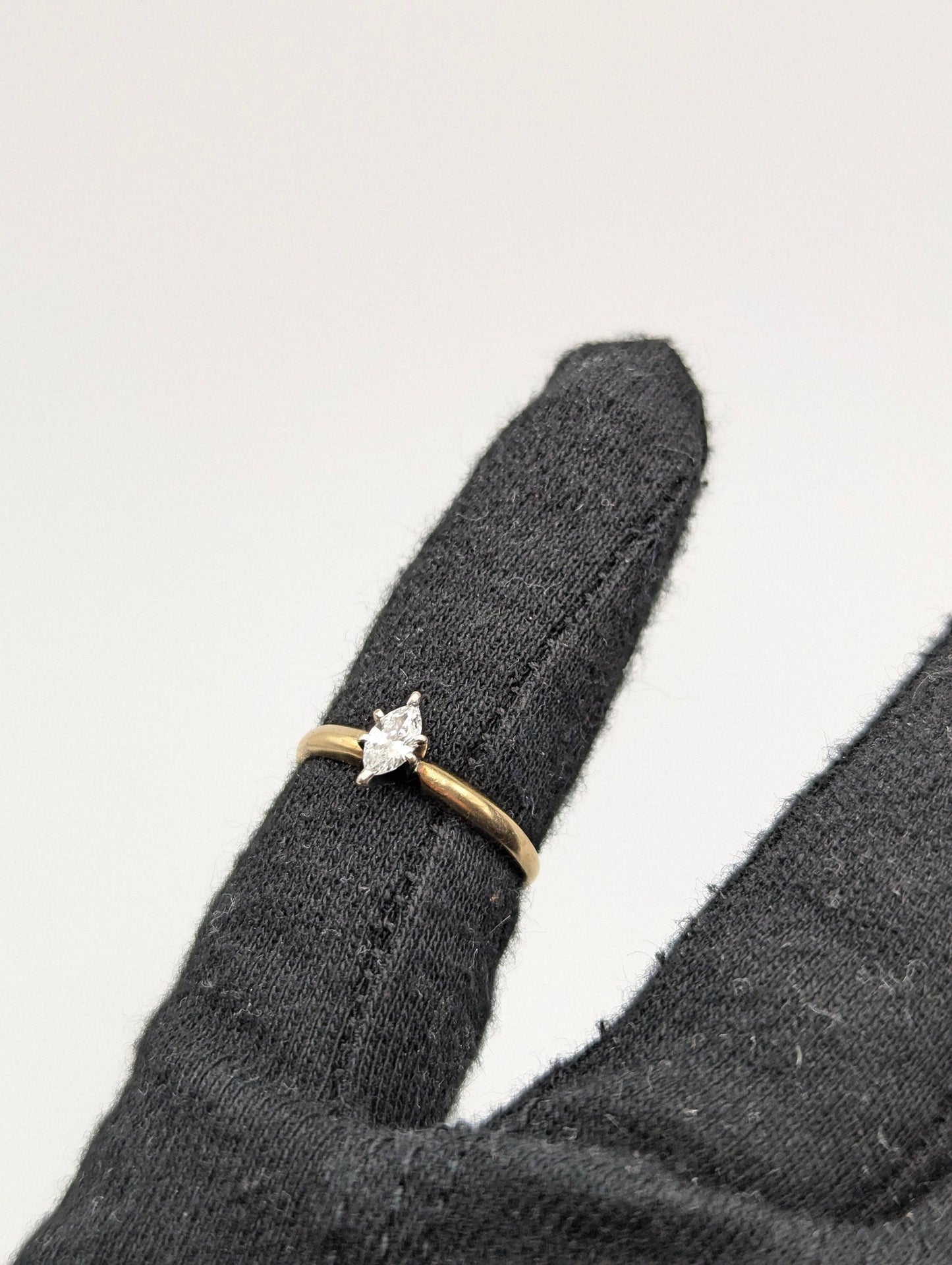 14k Yellow Gold .18ct Diamond Marquise Solitaire Wedding Promise Engagement Ring