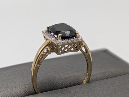 14k Yellow Gold Green Cushion Cut Emerald and Diamond Ring. Cocktail Ring.