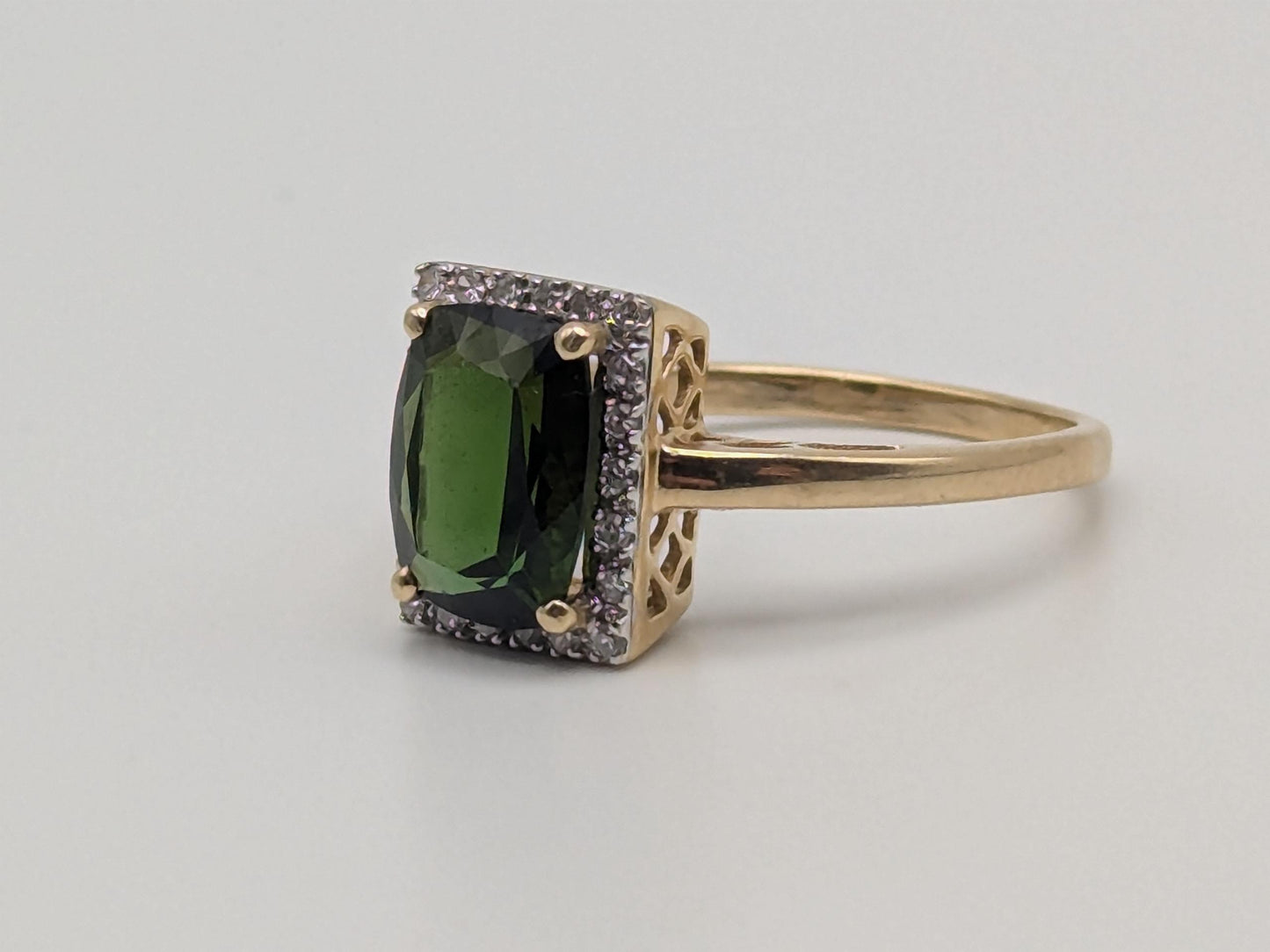 14k Yellow Gold Green Cushion Cut Emerald and Diamond Ring. Cocktail Ring.