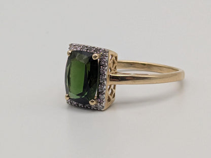 14k Yellow Gold Green Cushion Cut Emerald and Diamond Ring. Cocktail Ring.