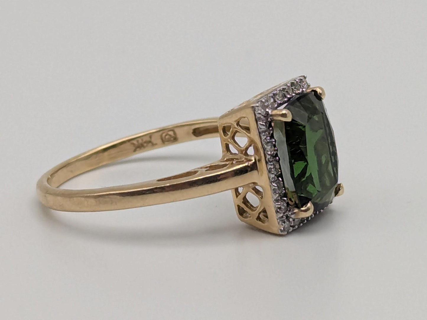 14k Yellow Gold Green Cushion Cut Emerald and Diamond Ring. Cocktail Ring.