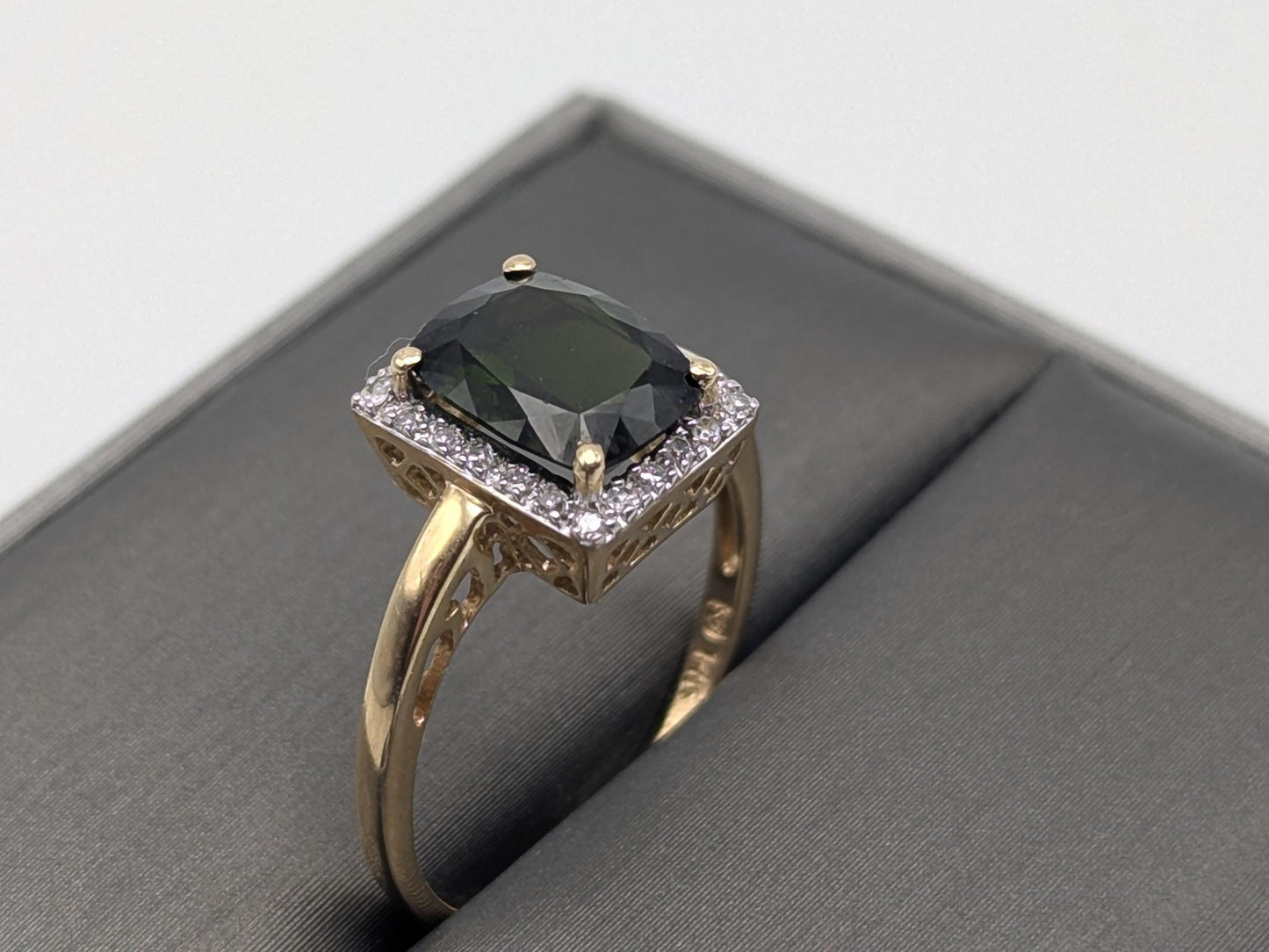 14k Yellow Gold Green Cushion Cut Emerald and Diamond Ring. Cocktail Ring.