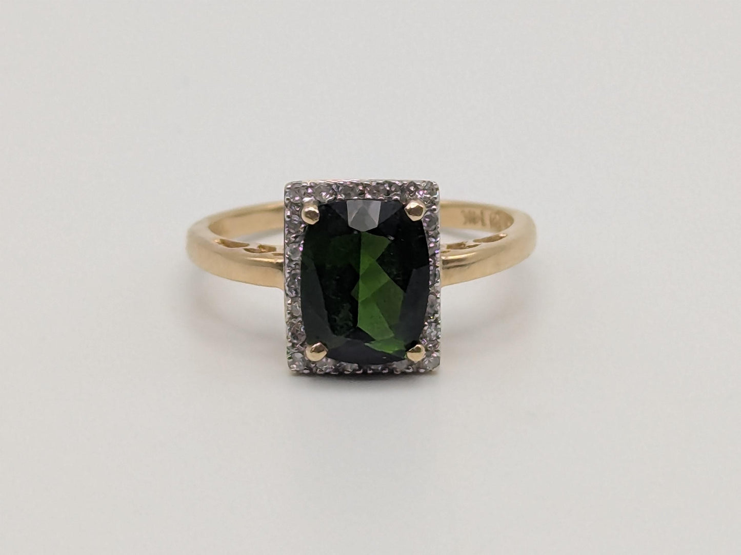 14k Yellow Gold Green Cushion Cut Emerald and Diamond Ring. Cocktail Ring.