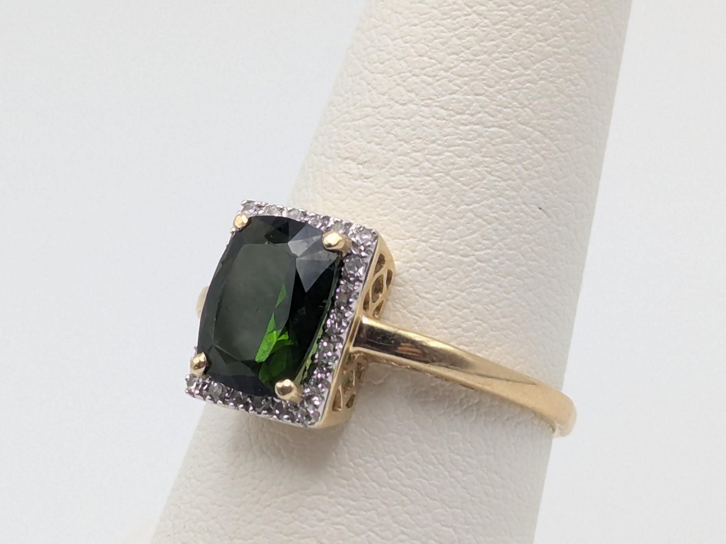 14k Yellow Gold Green Cushion Cut Emerald and Diamond Ring. Cocktail Ring.