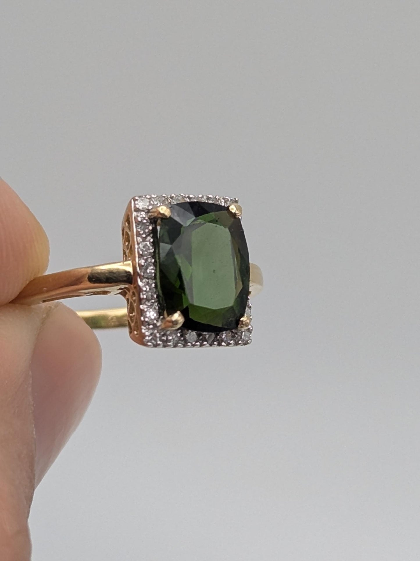 14k Yellow Gold Green Cushion Cut Emerald and Diamond Ring. Cocktail Ring.