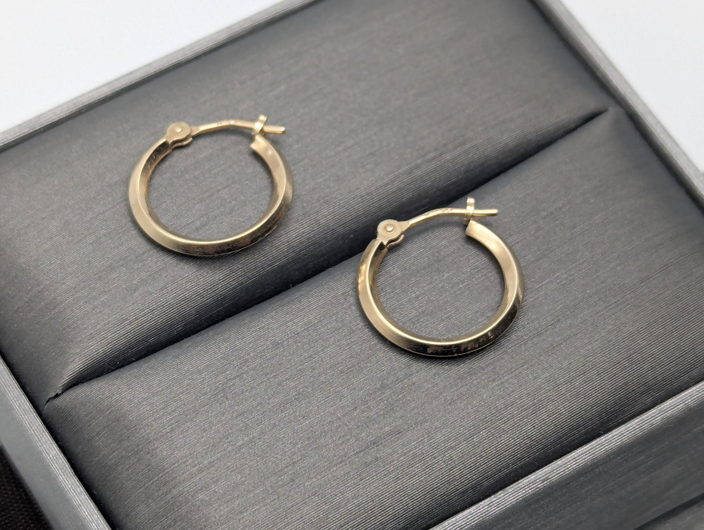 14k Yellow Gold Small Hoop Hammered Round Earrings Dainty Gold Hoops Hinged