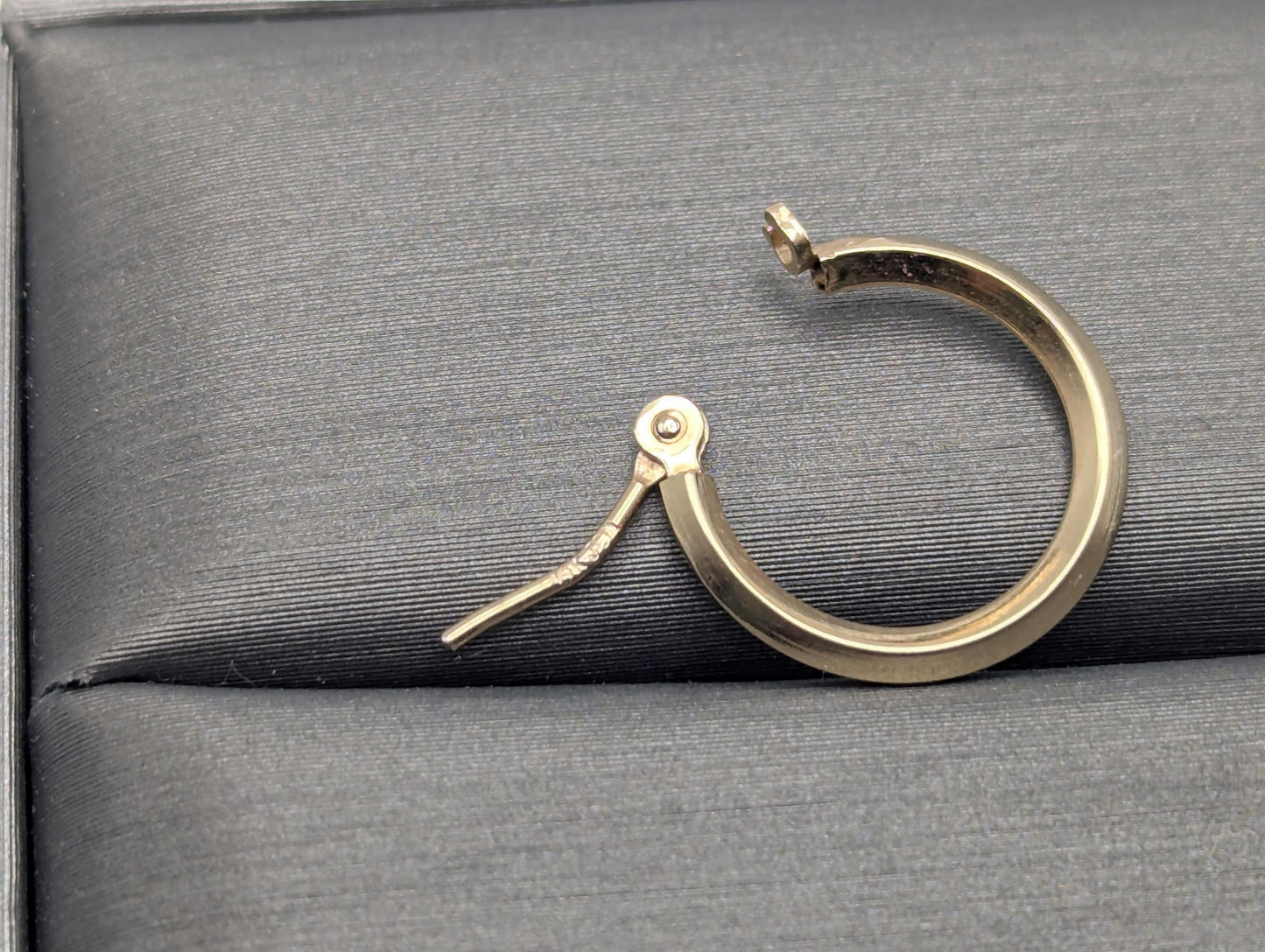 14k Yellow Gold Small Hoop Hammered Round Earrings Dainty Gold Hoops Hinged
