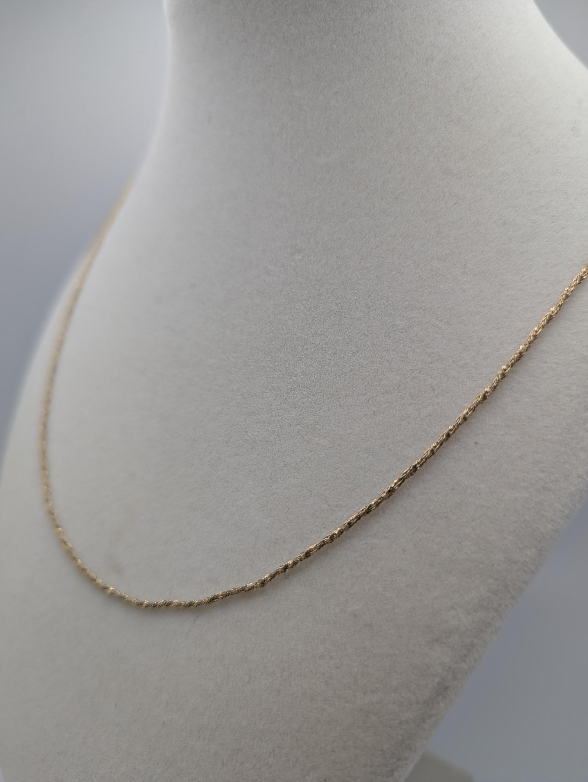14k Yellow Gold Twisted Chain Necklace. Speciality Twist Chain Necklace.