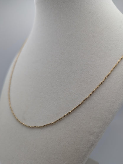 14k Yellow Gold Twisted Chain Necklace. Speciality Twist Chain Necklace.