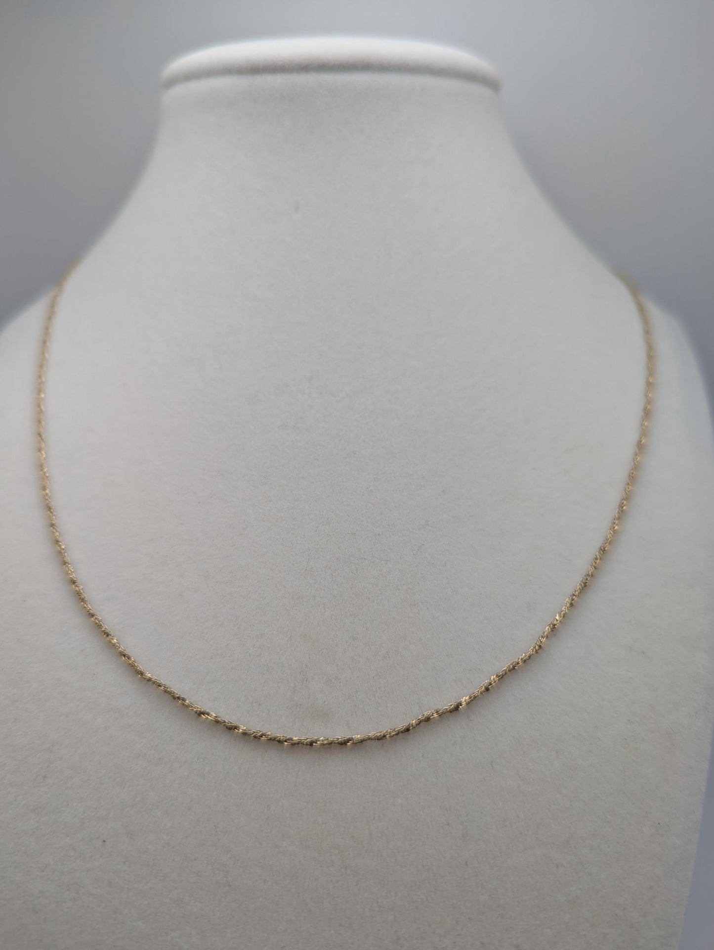 14k Yellow Gold Twisted Chain Necklace. Speciality Twist Chain Necklace.