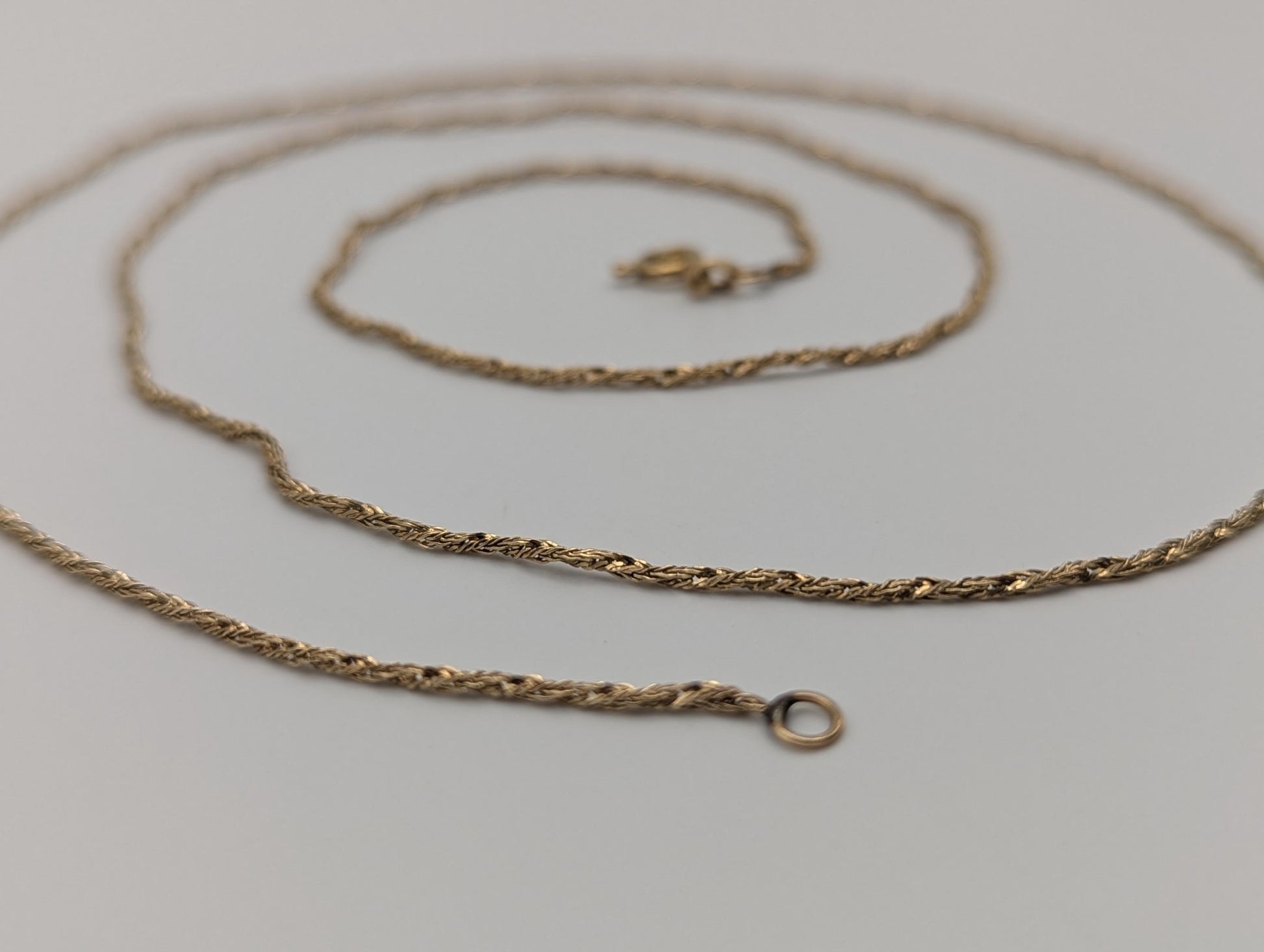 14k Yellow Gold Twisted Chain Necklace. Speciality Twist Chain Necklace.