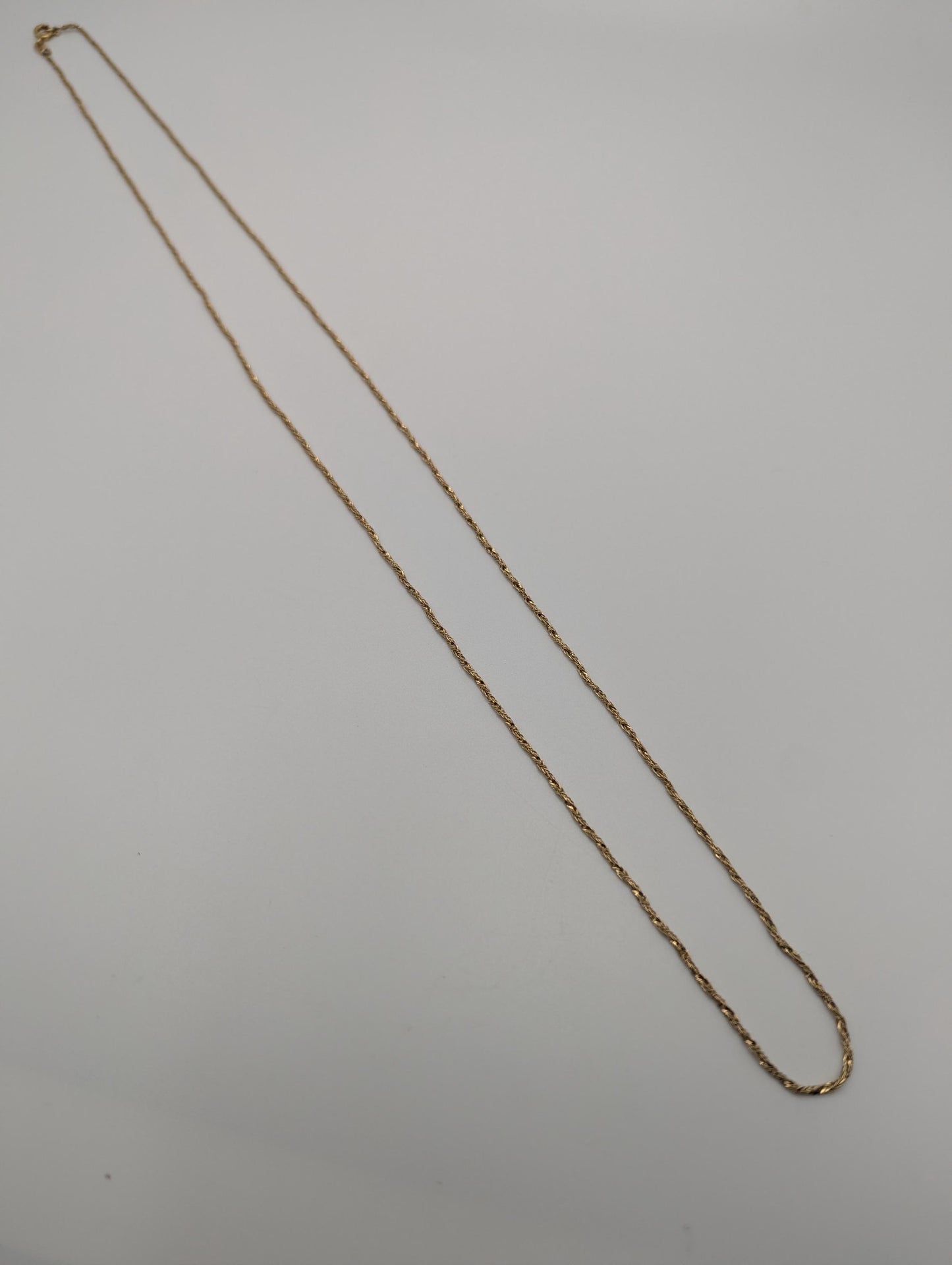 14k Yellow Gold Twisted Chain Necklace. Speciality Twist Chain Necklace.