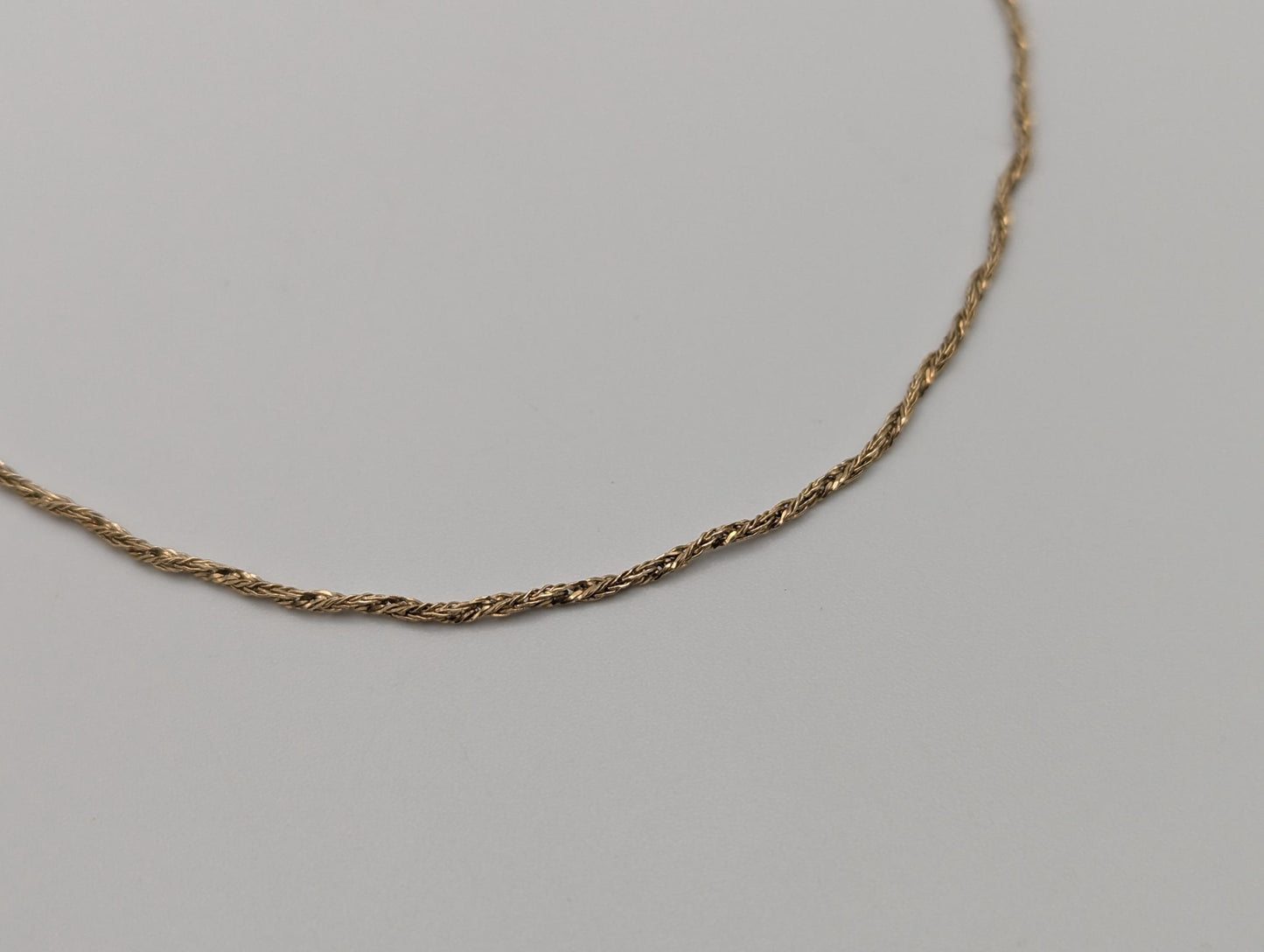 14k Yellow Gold Twisted Chain Necklace. Speciality Twist Chain Necklace.
