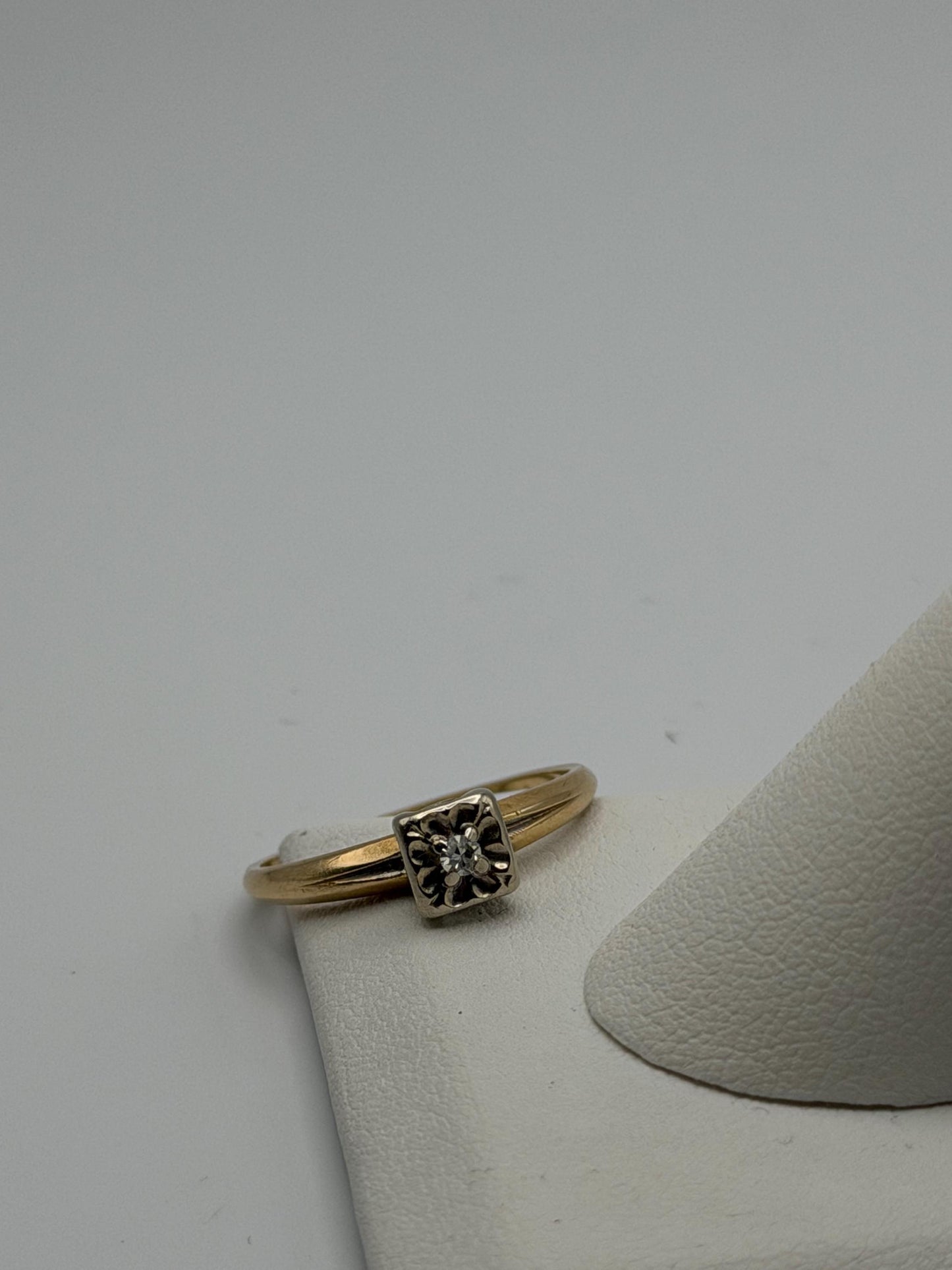 14k Yellow and White Gold Diamond Solitaire Wedding Ring. Engagement Ring