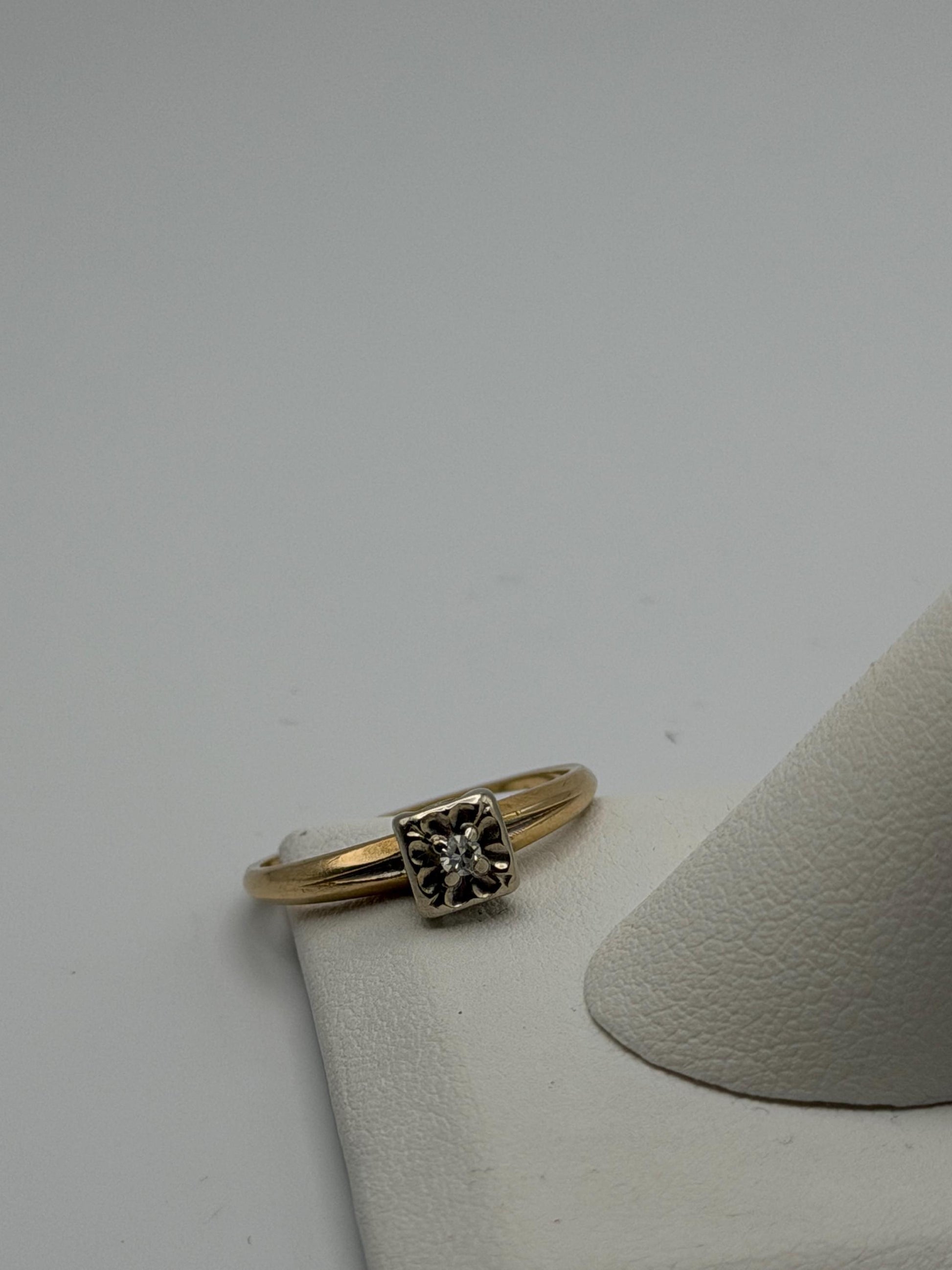 14k Yellow and White Gold Diamond Solitaire Wedding Ring. Engagement Ring