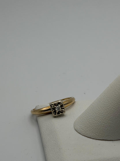 14k Yellow and White Gold Diamond Solitaire Wedding Ring. Engagement Ring