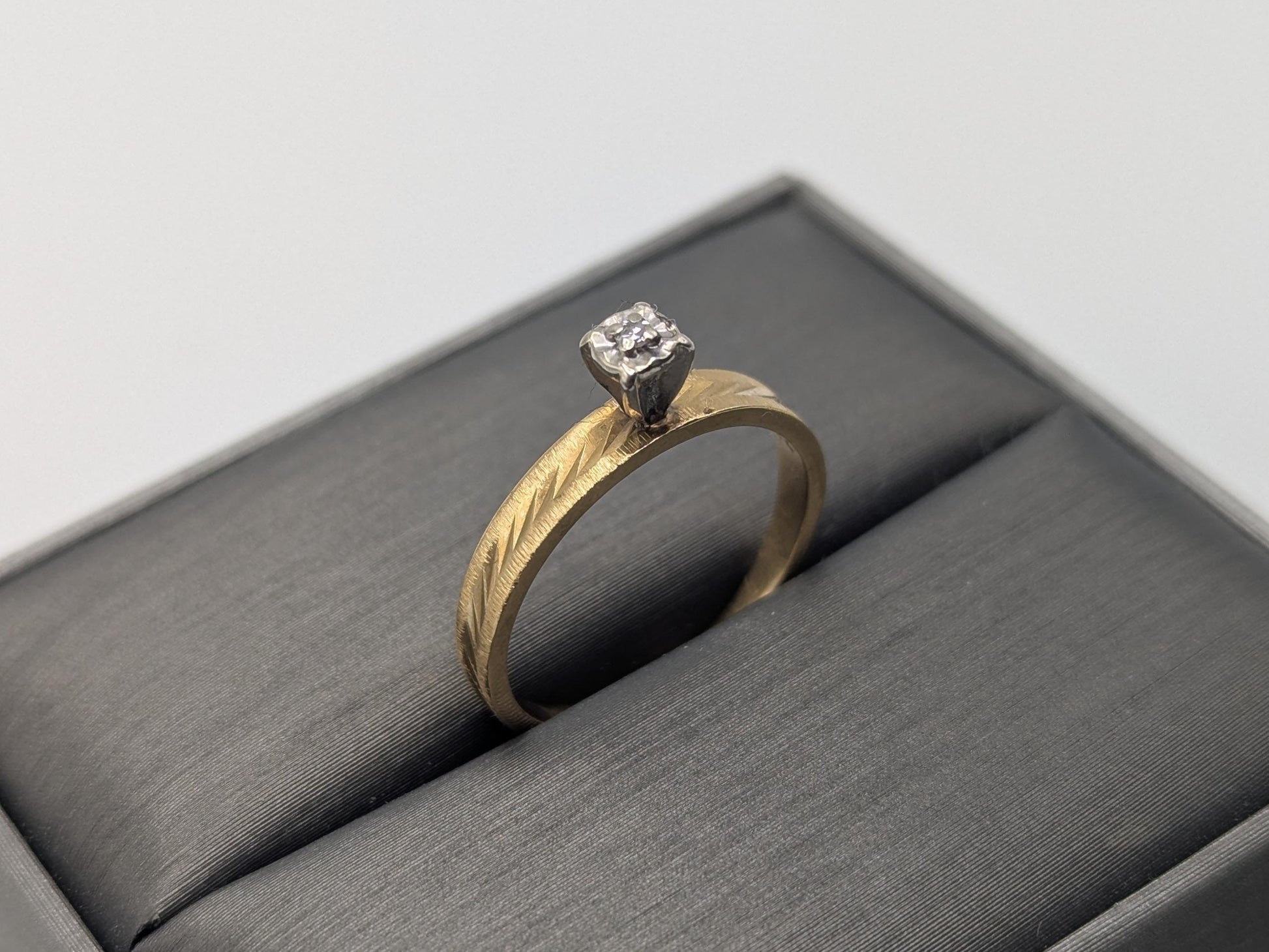 18k Vintage Two-Tone Gold  Diamond Engagement Ring Promise Ring