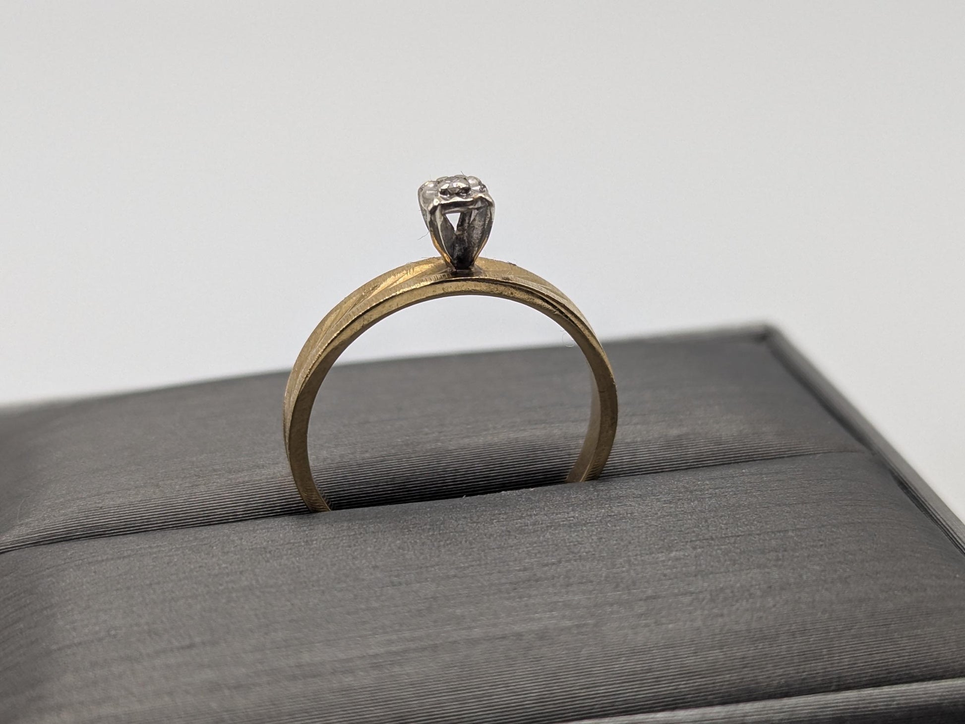 18k Vintage Two-Tone Gold  Diamond Engagement Ring Promise Ring