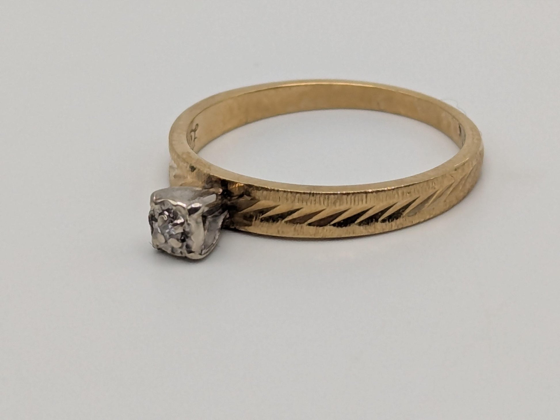 18k Vintage Two-Tone Gold  Diamond Engagement Ring Promise Ring