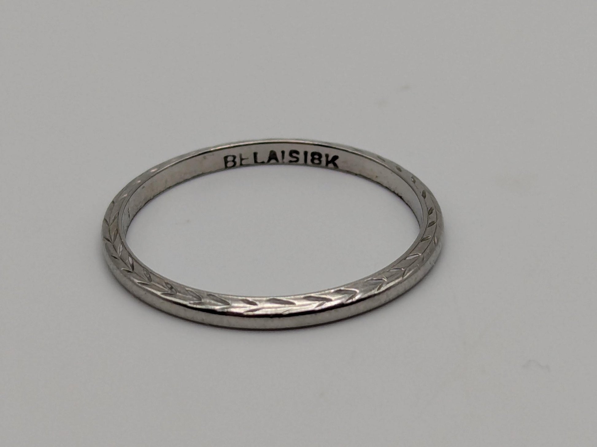 18k White Gold Etched Edge Wedding Ring Anniversary Ring