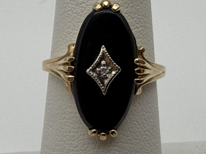 Vintage 10k Yellow Gold Onyx Diamond Oval Statement Ring.