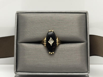 Vintage 10k Yellow Gold Onyx Diamond Oval Statement Ring.
