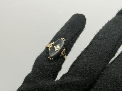 Vintage 10k Yellow Gold Onyx Diamond Oval Statement Ring.