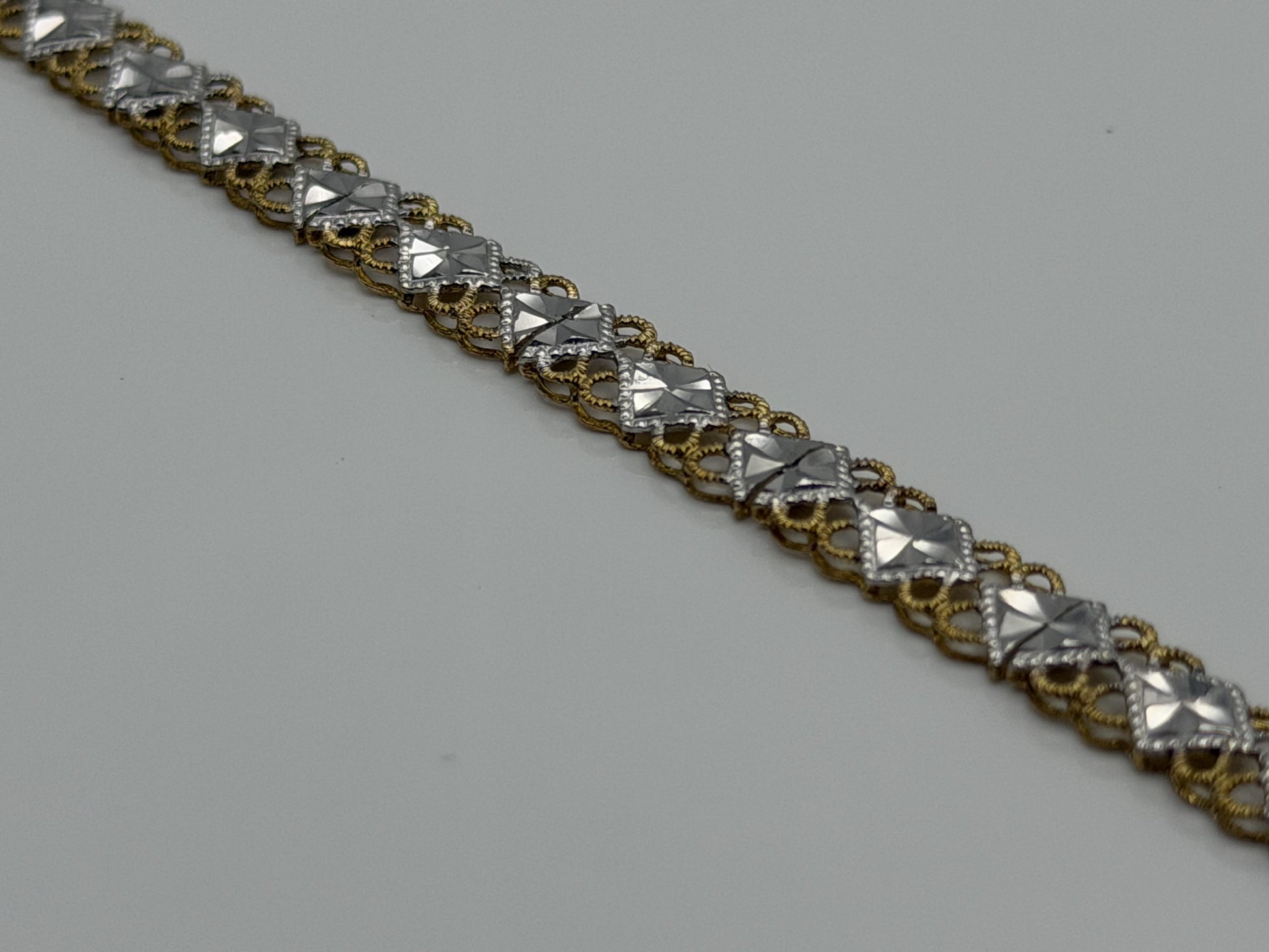 10k Solid Gold Two-Tone Diamond Detailed Cut Link Design Gold Bracelet Chain 7"