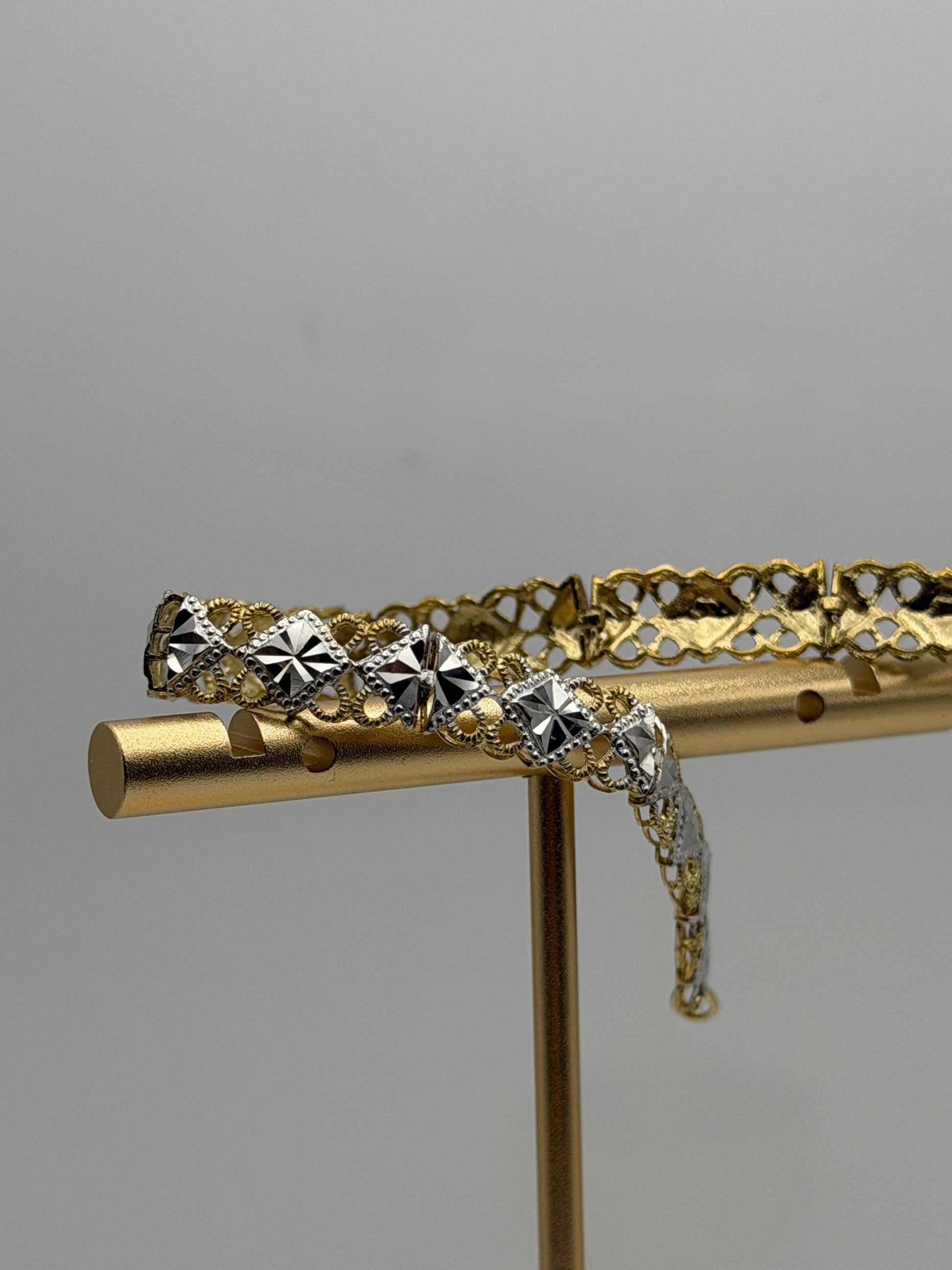 10k Solid Gold Two-Tone Diamond Detailed Cut Link Design Gold Bracelet Chain 7"