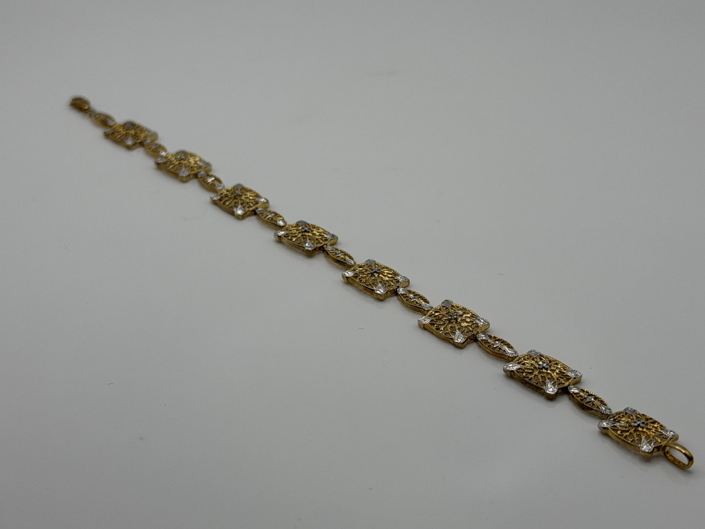 10k Two Tone Diamond Bracelet. Diamond Cut Design Tennis Bracelet 7"