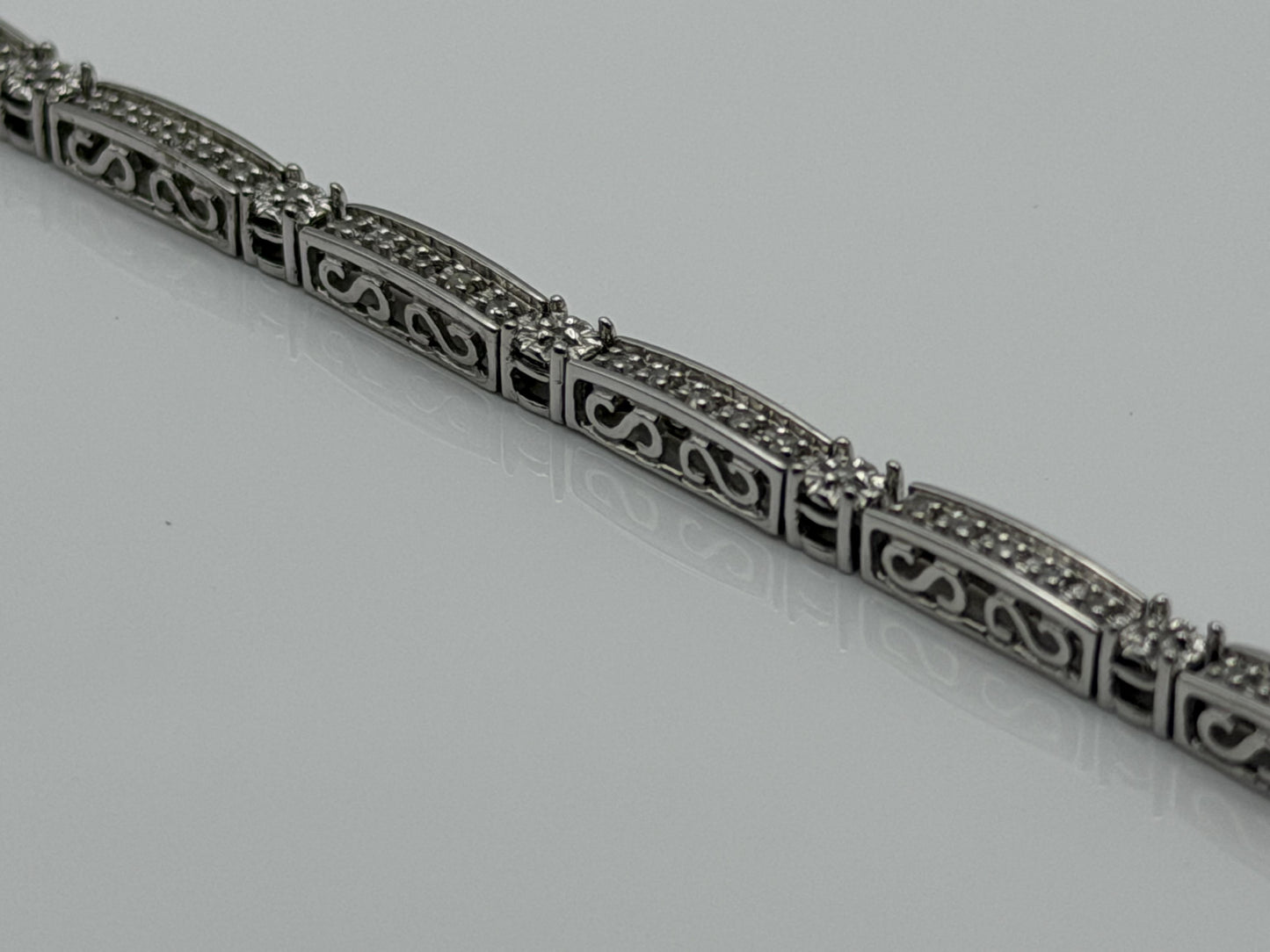 14k Heavy 7.9 gram Diamond Bracelet 7" Tennis Style Solid Gold Bracelet