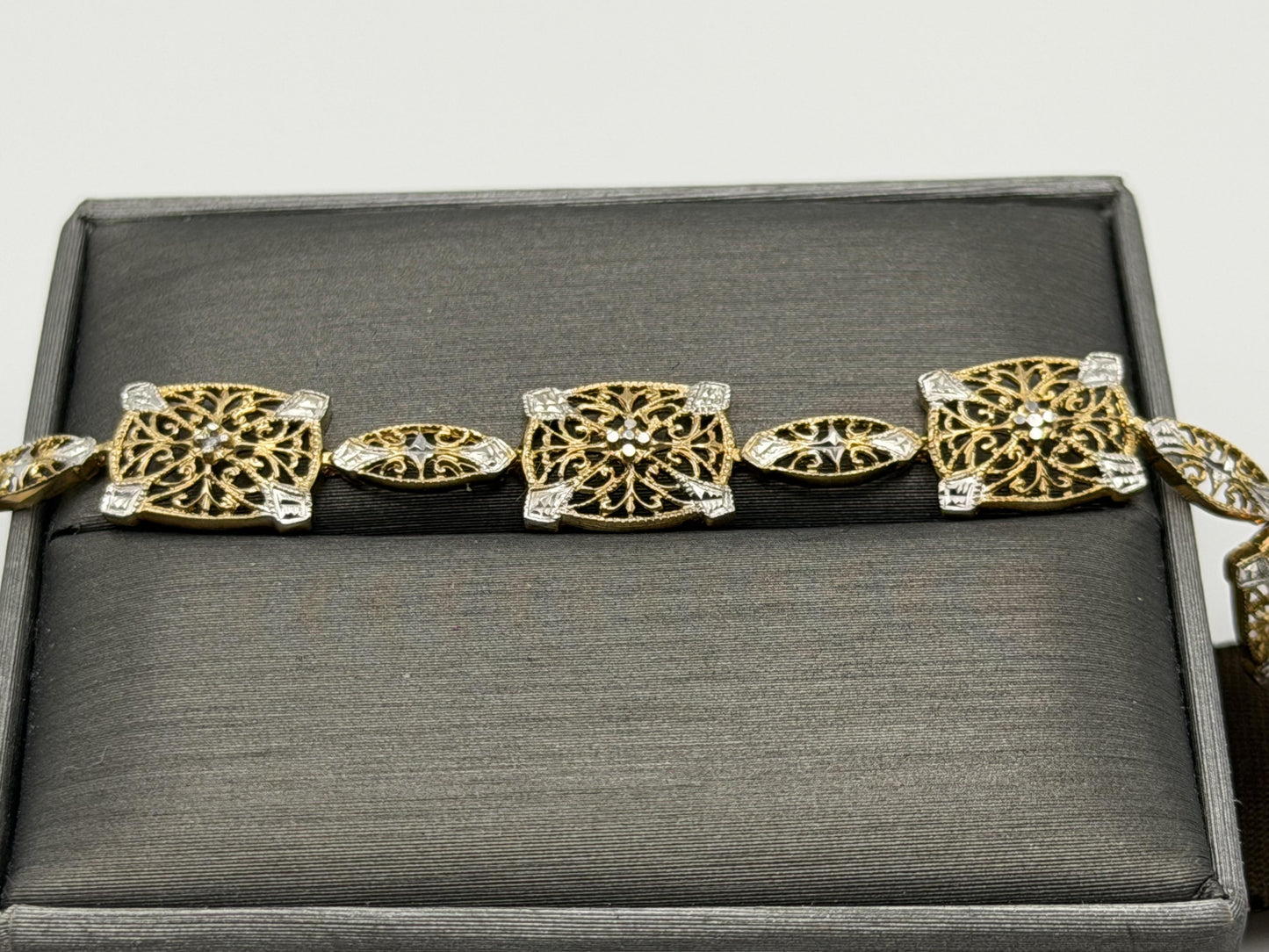 10k Two Tone Diamond Bracelet. Diamond Cut Design Tennis Bracelet 7"