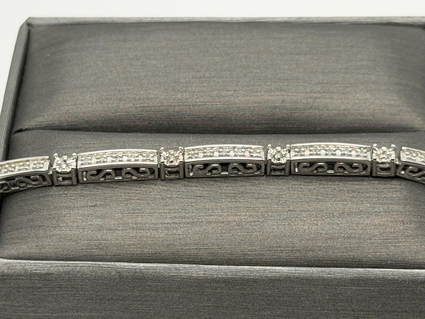 14k Heavy 7.9 gram Diamond Bracelet 7" Tennis Style Solid Gold Bracelet