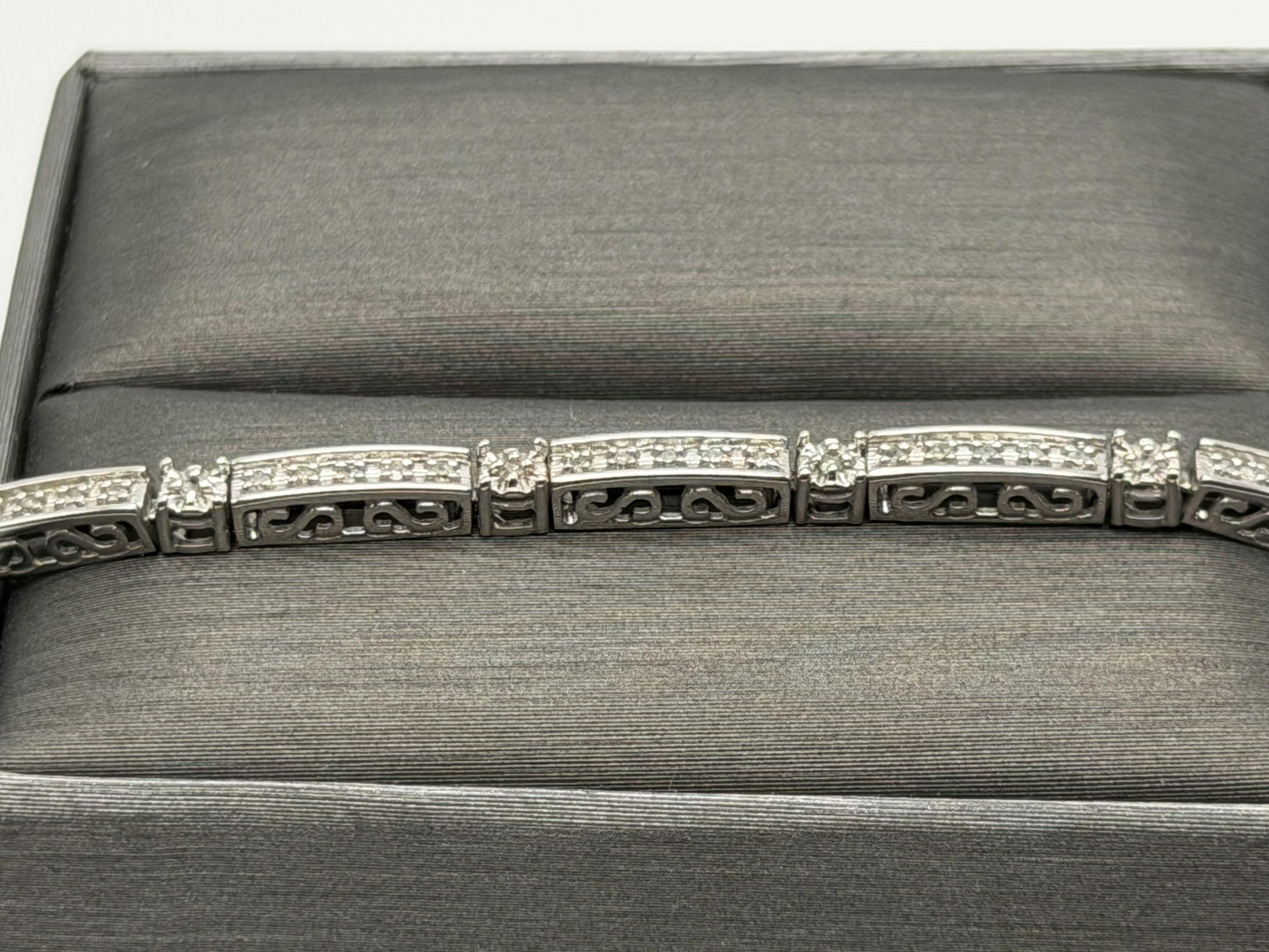 14k Heavy 7.9 gram Diamond Bracelet 7" Tennis Style Solid Gold Bracelet