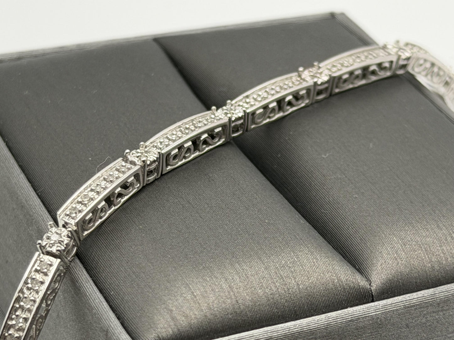14k Heavy 7.9 gram Diamond Bracelet 7" Tennis Style Solid Gold Bracelet