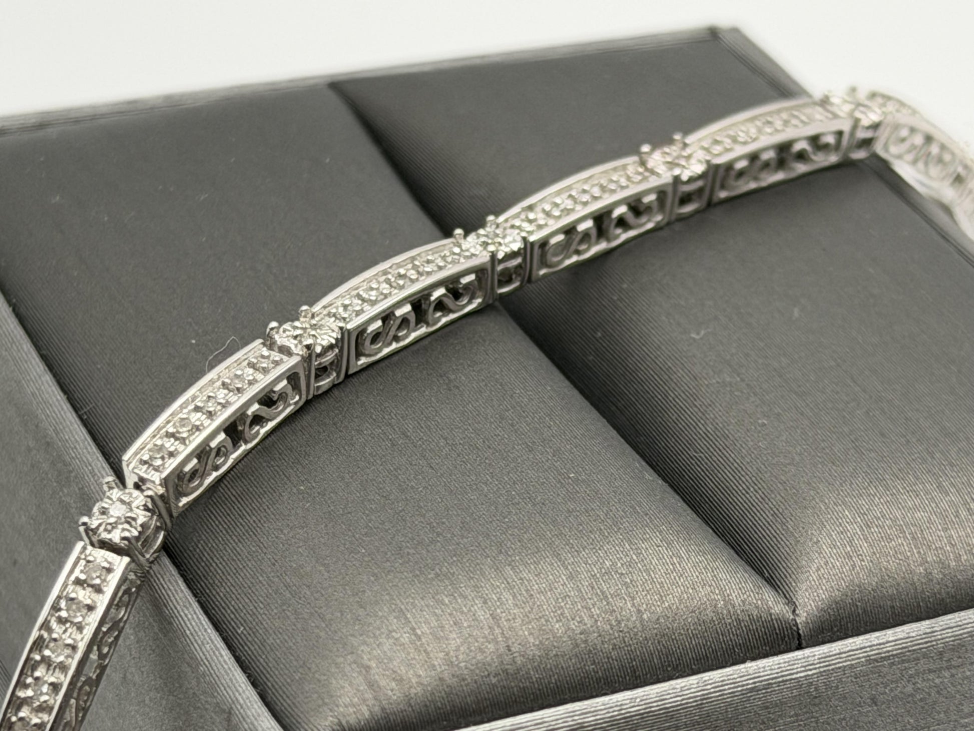 14k Heavy 7.9 gram Diamond Bracelet 7" Tennis Style Solid Gold Bracelet