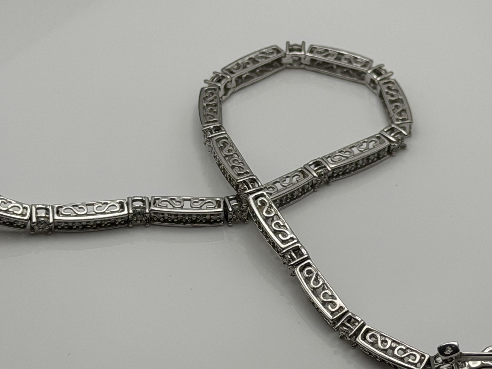 14k Heavy 7.9 gram Diamond Bracelet 7" Tennis Style Solid Gold Bracelet