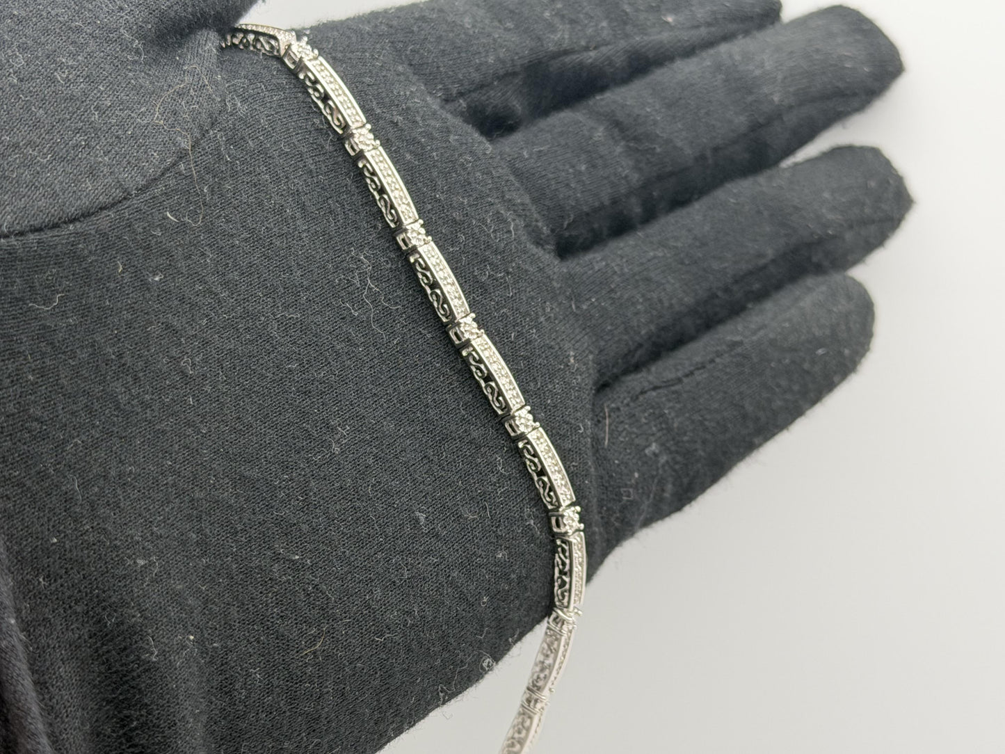 14k Heavy 7.9 gram Diamond Bracelet 7" Tennis Style Solid Gold Bracelet