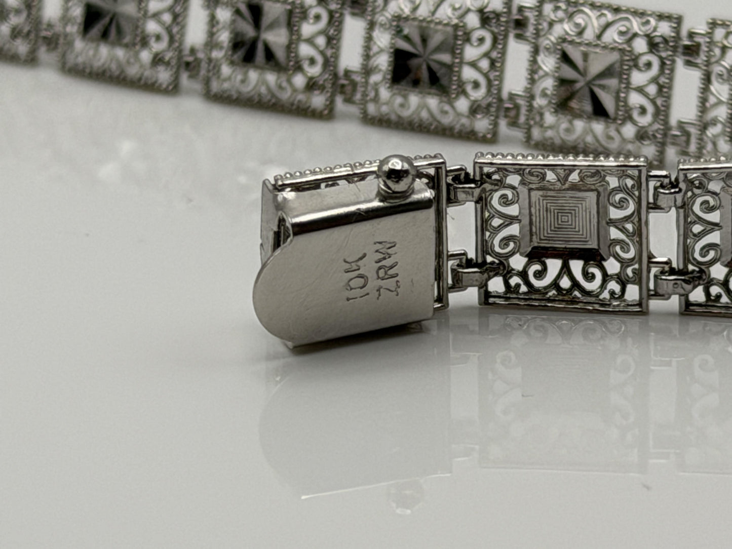 10k Heavy 7.6 gram Solid White Gold Diamond Cut Design Bracelet 7" Chain