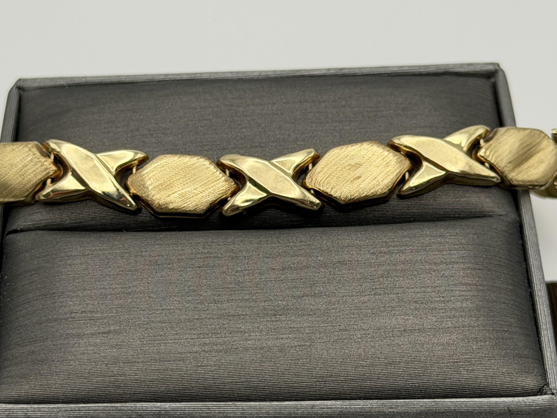 14k XOXO Solid Yellow ITALY Gold Heavy 8.5 gr Tennis Bracelet 8" Love Chain