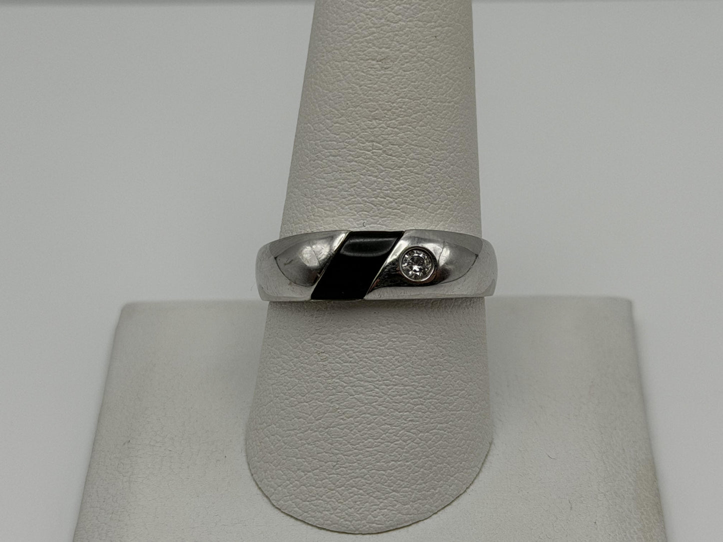 10k White Gold Mens Onyx Ring. Anniversary Band. Wedding Ring.