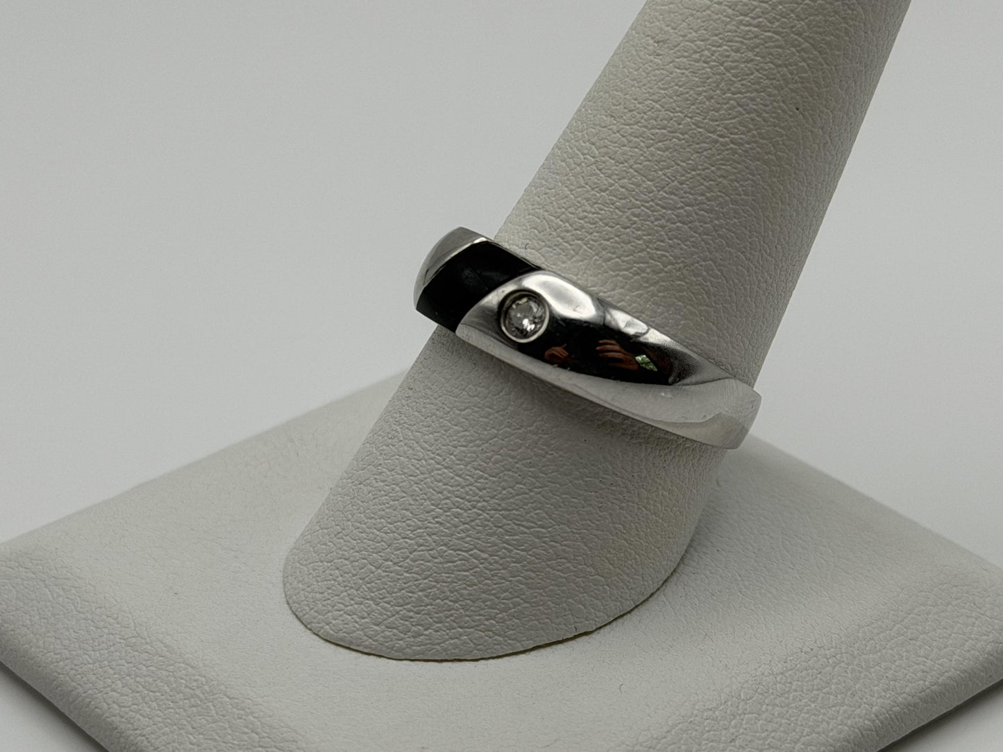 10k White Gold Mens Onyx Ring. Anniversary Band. Wedding Ring.